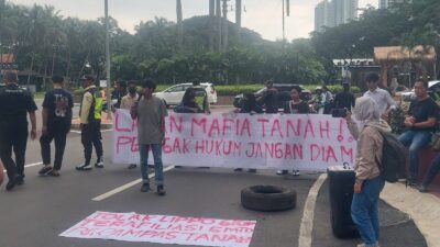 Mahasiswa SMDT Tangerang menggelar aksi di Menara Matahari, meminta APH mengusut sengketa tanah Makassar yang melibatkan GMTD dan MPS.