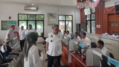 Benyamin Davnie memastikan layanan Disdukcapil Tangsel berjalan optimal, berbasis online–offline, serta stok blanko KTP aman.