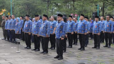Wali Kota Tangsel Benyamin Davnie mengajak ASN menjadi pelopor budaya bersih melalui biopori dan pengurangan plastik sekali pakai.