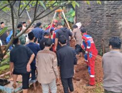 Berat Jenazah Capai 200 Kg, Damkar Tangsel Turun Tangan Bantu Pemakaman