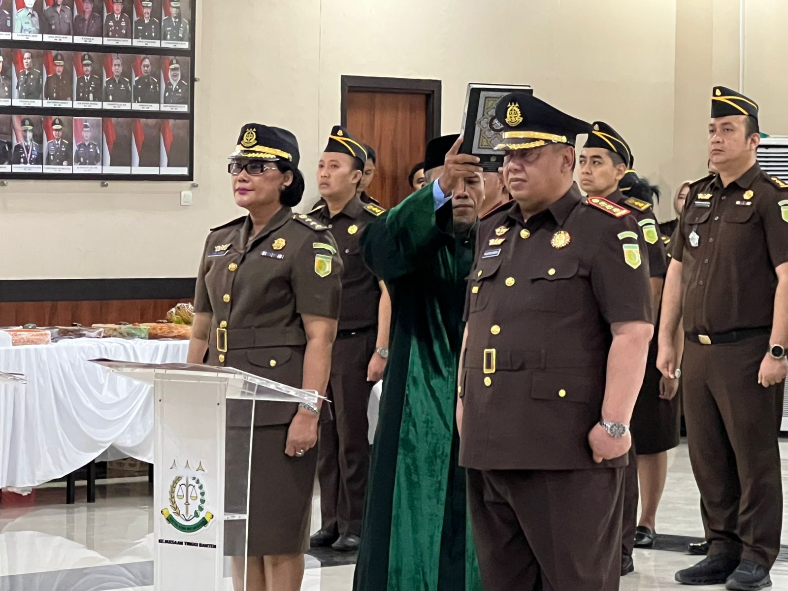 Pelantikan Fajar Gurindro sebagai Kepala Kejaksaan Negeri Kabupaten Tangerang dipimpin Kajati Banten, Kamis (8/1/2026).