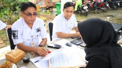Program Nyaba Kelurahan Disdukcapil Kota Tangerang memudahkan warga mengurus akta kelahiran dan aktivasi IKD secara cepat.