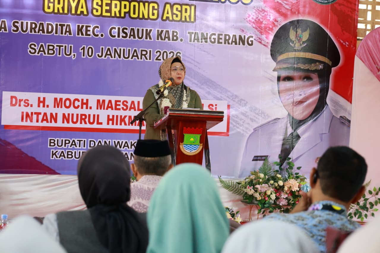 Wakil Bupati Tangerang Intan Nurul Hikmah meresmikan Balai Warga RT 04 RW 05 Griya Serpong Asri, Cisauk, Sabtu (10/1/2026).