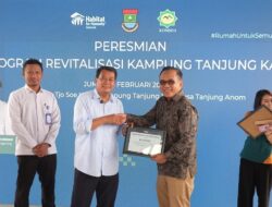 Solusi Bangun Indonesia Suplai 10 Ribu Sak Semen untuk Tanjung Kait