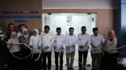 Wamenkes resmikan Cath Lab RSUD Kota Tangerang. Layanan jantung dan stroke makin cepat, pasien BPJS bisa berobat gratis.
