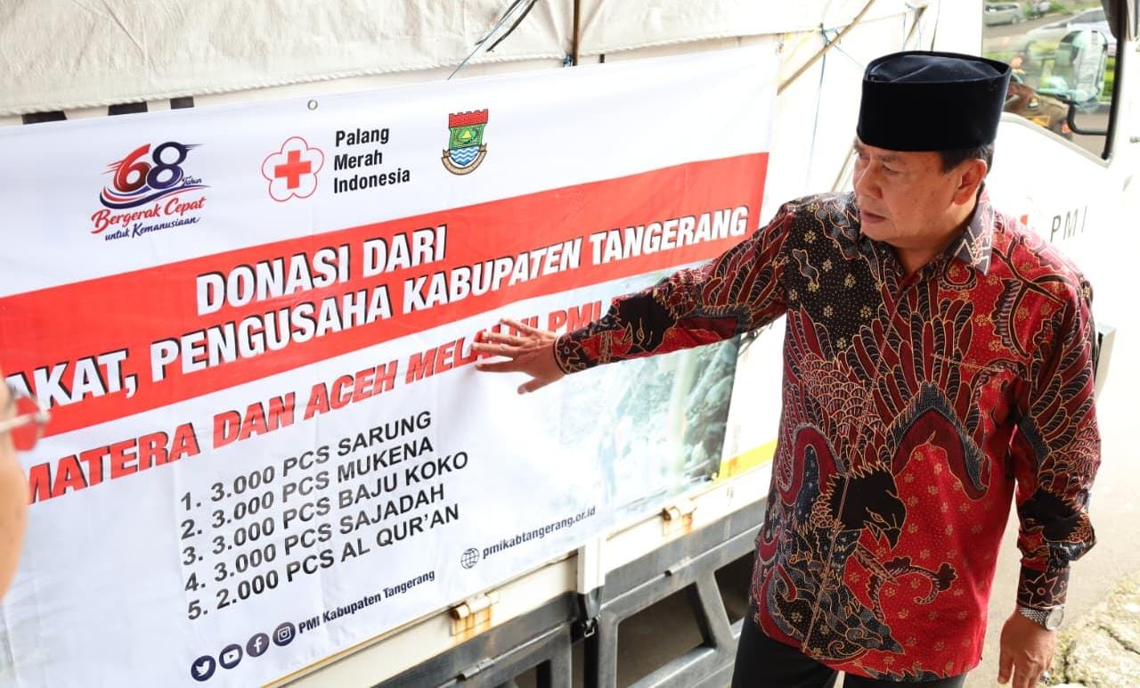 PMI Kabupaten Tangerang salurkan bantuan sarung, mukena, baju koko, dan Al-Qur’an untuk korban bencana di Sumatera.