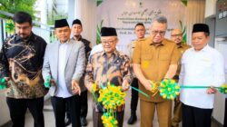 Benyamin Davnie Bersama Mendikdasmen Abdul Mu’ti Resmikan Gedung Pendidikan Ibnu Abbas BSD