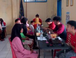 Kolaborasi HPN 2026, Artha Graha Peduli–PWI Pandeglang Bagikan Bantuan Sembako kepada Masyarakat