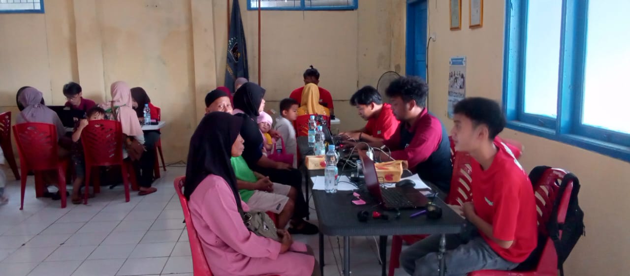 Momentum HPN 2026, Artha Graha Peduli bersama PWI Pandeglang menyalurkan sembako gratis sebagai wujud kepedulian sosial.