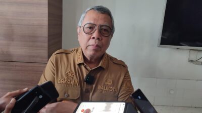 Forkopimda Tangsel membahas krisis sampah dengan target 108 ribu lubang biopori untuk kurangi sampah organik dari hulu terpadu.