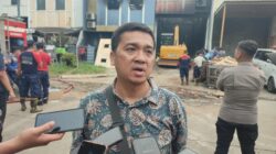 Pasca kebakaran gudang di Taman Tekno Serpong, PT Biotek berjanji lakukan penetralan air sungai dan uji laboratorium bersama DLH.