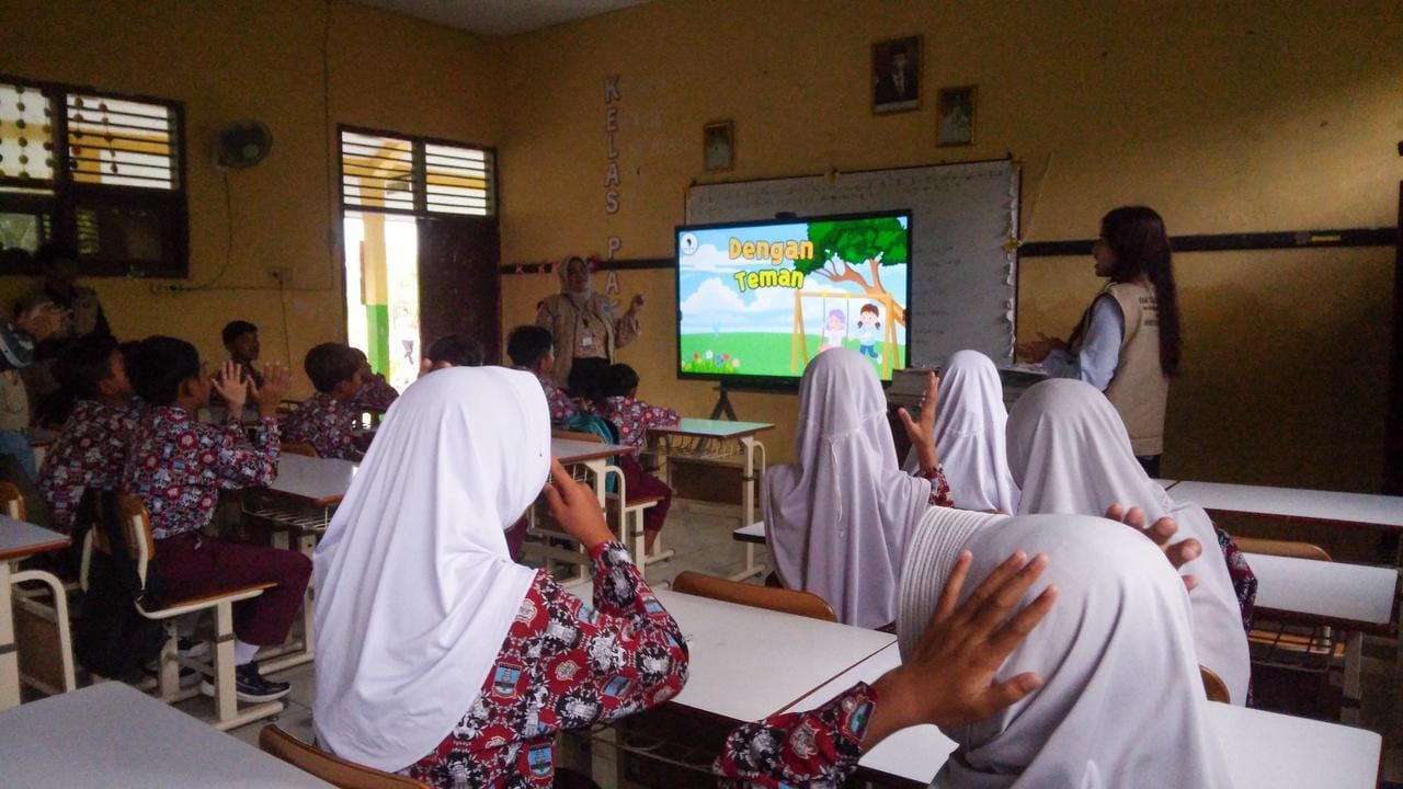 Mahasiswa KKM 68 UNTIRTA menggelar penyuluhan anti-bullying di SDN Sempu dan Mangkunegara untuk ciptakan sekolah ramah anak.