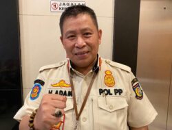 Satpol PP Tangsel Tertibkan Spanduk Tak Berizin, Wujudkan Kota Tertib Sesuai Arahan Presiden