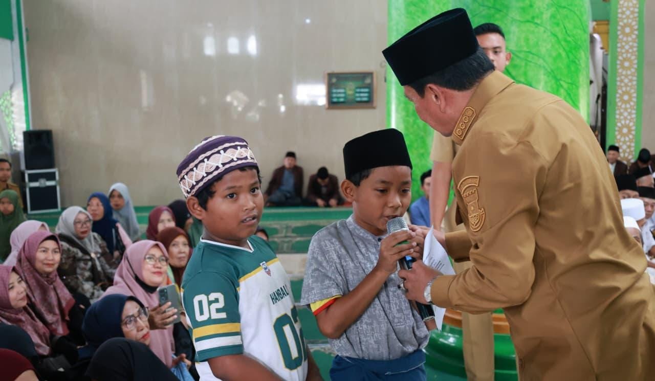 Bupati Tangerang Maesyal Rasyid membuka Ta’mir Ramadan di Masjid Jami Nurul Yaqin Cikupa, memperkuat syiar Islam dan kebersamaan.