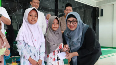 Intan Nurul Hikmah Hadiri Santunan 115 Anak Yatim Piatu di Kecamatan Pegedangan
