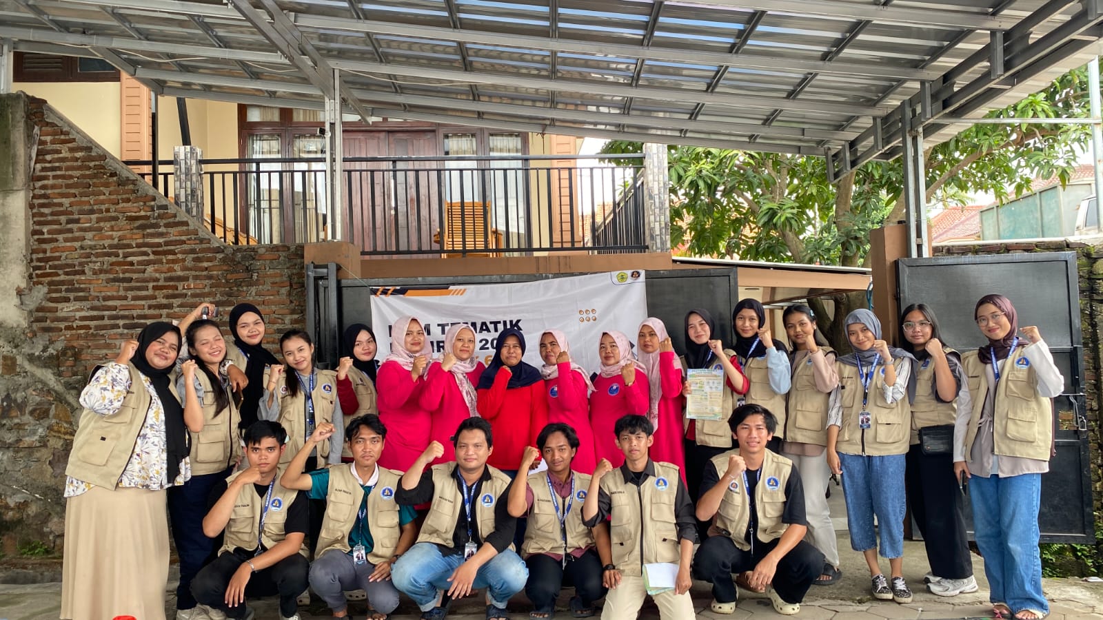Mahasiswa KKM Tematik 68 UNTIRTA menggelar workshop pestisida nabati dan yellow trap ramah lingkungan di Desa Mangkunegara.