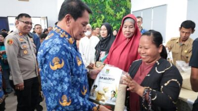 Pemkab Tangerang menyalurkan bantuan pangan CPPD tahap 1 tahun 2026 kepada ribuan KK di enam kecamatan jelang Idul Fitri.
