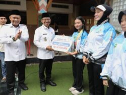 Atlet FORNAS VIII Asal Kota Tangerang Terima Bonus dari Pemkot