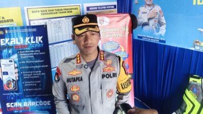 One way Anyer–Cinangka diberlakukan untuk atasi kepadatan. Polda Banten imbau wisatawan pilih destinasi alternatif.