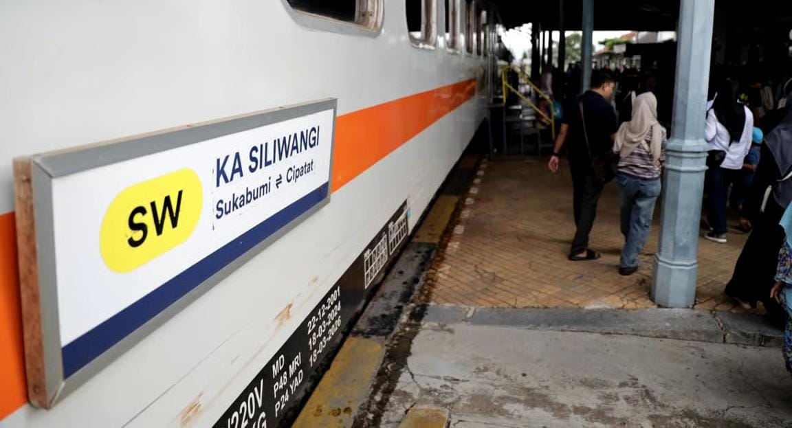 Okupansi KA Siliwangi tembus 201 persen saat Lebaran 2026. Kereta lokal Cipatat–Sukabumi diminati karena murah dan efisien.