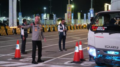 Arus mudik Lebaran di Pelabuhan Merak terpantau lancar. Kapolda Banten meninjau kesiapan pengamanan dan pelayanan bagi para pemudik.