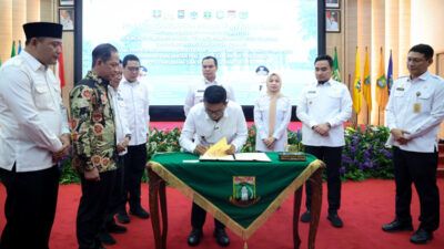 Pemprov Banten percepat PSEL, olah 4.000 ton sampah jadi energi listrik demi ketahanan energi dan lingkungan berkelanjutan.