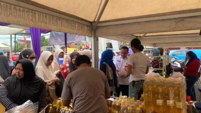 Sekda Kabupaten Tangerang buka Bazar Ramadan 1447 H di Cikupa, dorong UMKM dan permudah warga penuhi kebutuhan.