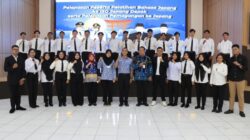 Disnaker Tangerang lepas peserta pelatihan dan magang ke Jepang untuk membuka peluang kerja dan tekan pengangguran.