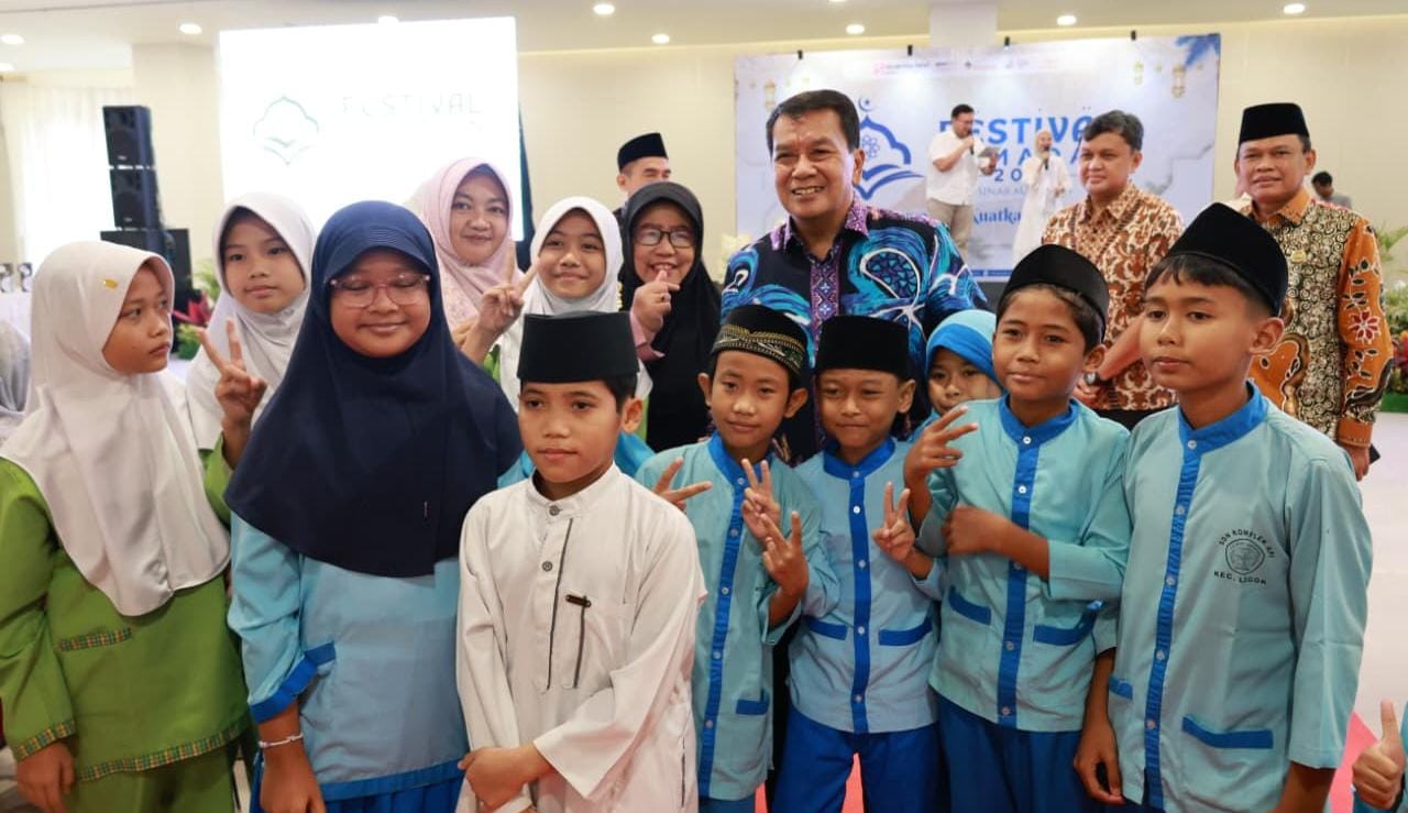 Ratusan anak meriahkan Festival Ramadan di BSD. Bupati Tangerang apresiasi program CSR Sinar Mas Land untuk pendidikan.