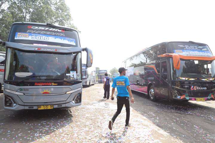 Ribuan pemudik diberangkatkan dari Terminal Poris Plawad Kota Tangerang melalui program Mudik Gratis Lebaran 2026 dari Kemenhub.