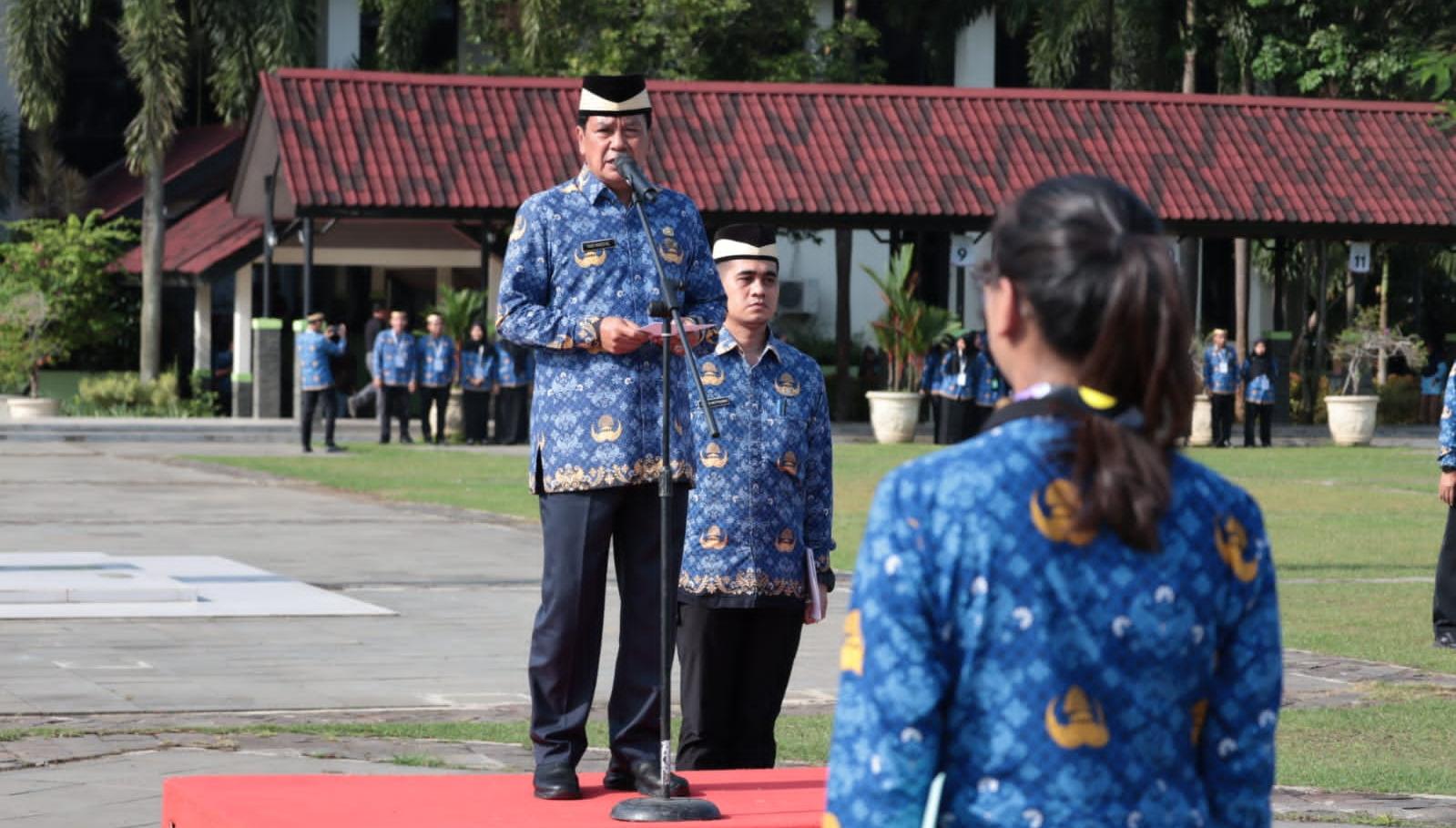 Bupati Tangerang melantik 472 PNS formasi 2024, menekankan disiplin, integritas, dan peningkatan pelayanan publik.