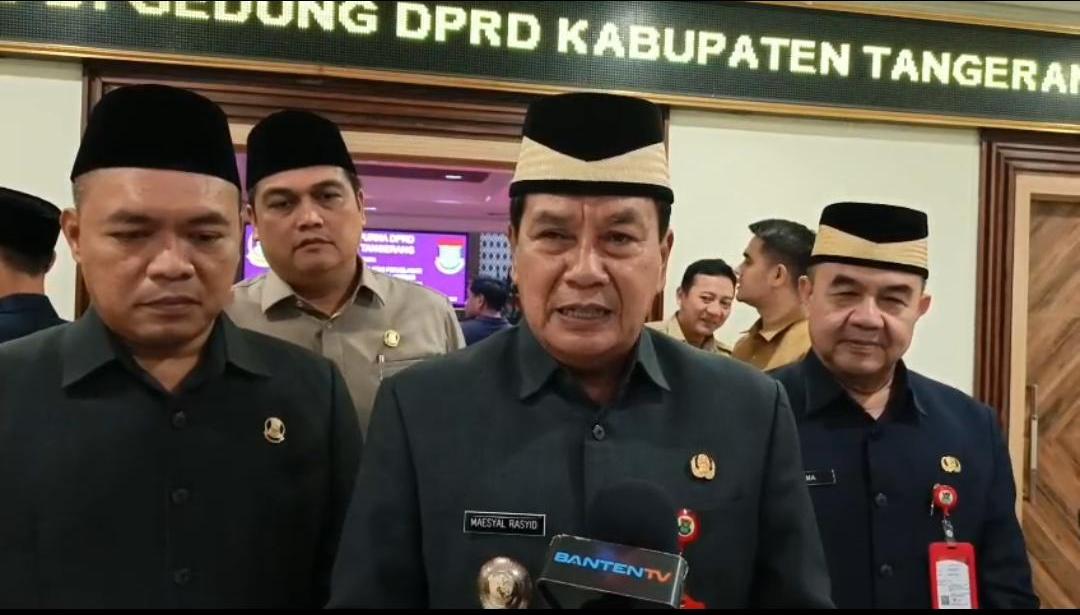 PDIP DPRD Kabupaten Tangerang kritik percaloan naker dan dorong revitalisasi BLK dalam rapat paripurna LKPJ 2025.