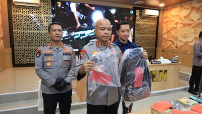 Polda Banten tangkap dua tersangka kepemilikan senpi rakitan di Merak. Keduanya terancam hukuman hingga 15 tahun.