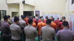 Kapolresta Tangerang menggelar buka puasa bersama tahanan sebagai pembinaan moral dan spiritual agar mereka introspeksi diri di Ramadan.