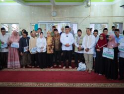 Safari Ramadan di Tangsel, Gubernur Banten dan Benyamin Davnie Salurkan Bantuan untuk Warga