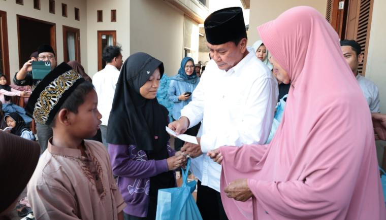 Bupati Tangerang Maesyal Rasyid hadiri santunan anak yatim dan dhuafa di Balaraja, ajak warga manfaatkan Ramadan untuk berbagi.