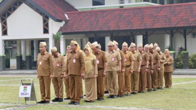 Wabup Tangerang Intan Nurul Hikmah tekankan disiplin ASN demi peningkatan pelayanan publik serta pengawasan WFH tetap optimal.