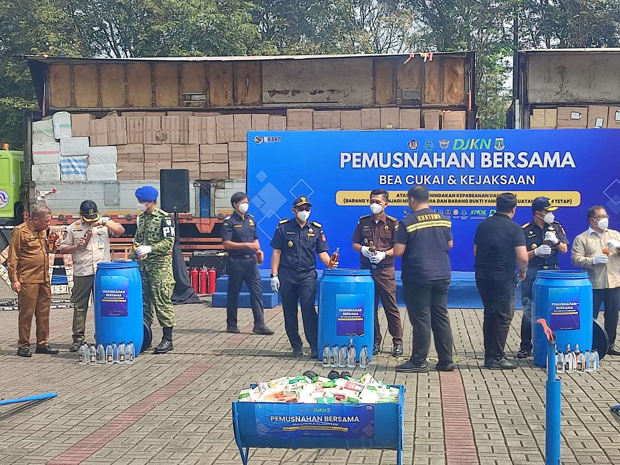 Bea Cukai Banten musnahkan rokok ilegal senilai Rp34,8 miliar hasil Operasi Gurita untuk tekan kerugian negara.