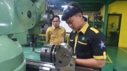 Siswa SMKN 5 Tangerang ikuti UKK di PT Formosa, uji kompetensi langsung di industri untuk pastikan lulusan siap kerja dan sesuai kebutuhan.