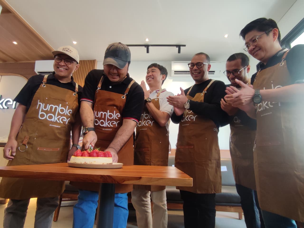 Outlet baru Humble Baker di BSD dorong ekonomi lokal dengan membuka lapangan kerja dan memberdayakan pelaku usaha sekitar.