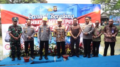 Polresta Tangerang bangun Jembatan Merah Putih Presisi di Pasar Kemis penanaman 1.000 pohon akses ekonomi lingkungan.