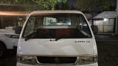 Polisi tangkap tiga pelaku curanmor di Serang, satu residivis. Aksi terjadi saat korban salat Jumat di area parkir masjid.