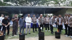 Polda Banten musnahkan 8.527 lembar uang palsu hasil temuan BI, upaya jaga stabilitas ekonomi dan kepercayaan terhadap rupiah.