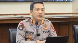 Video injak Al-Qur’an di Lebak viral, dua pelaku diamankan Polda Banten. Polisi imbau warga tak sebar ulang demi cegah keresahan.