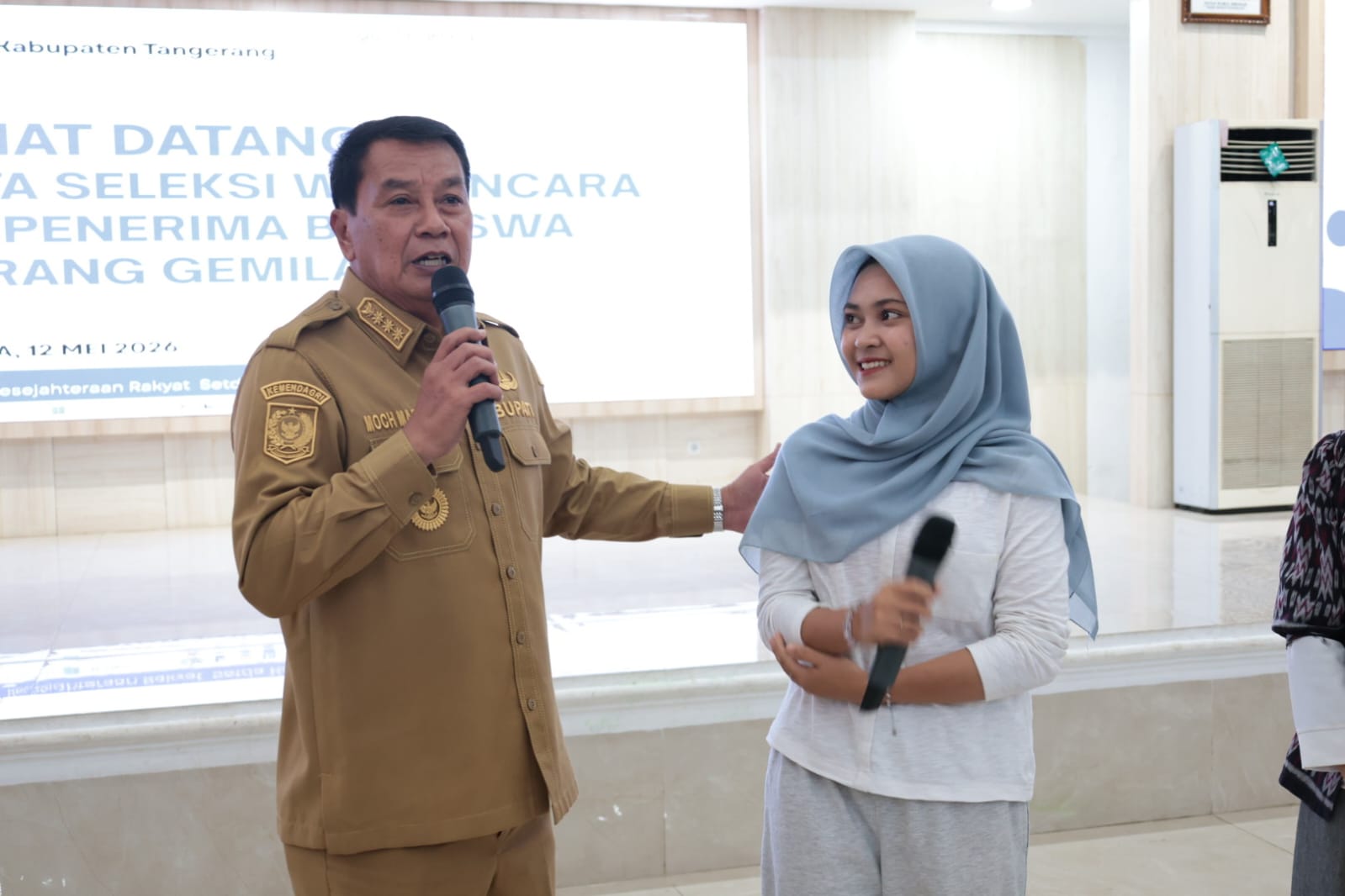 Bupati Tangerang mendorong peningkatan SDM unggul melalui Program Beasiswa Tangerang Gemilang 2026 bagi warga kurang mampu.