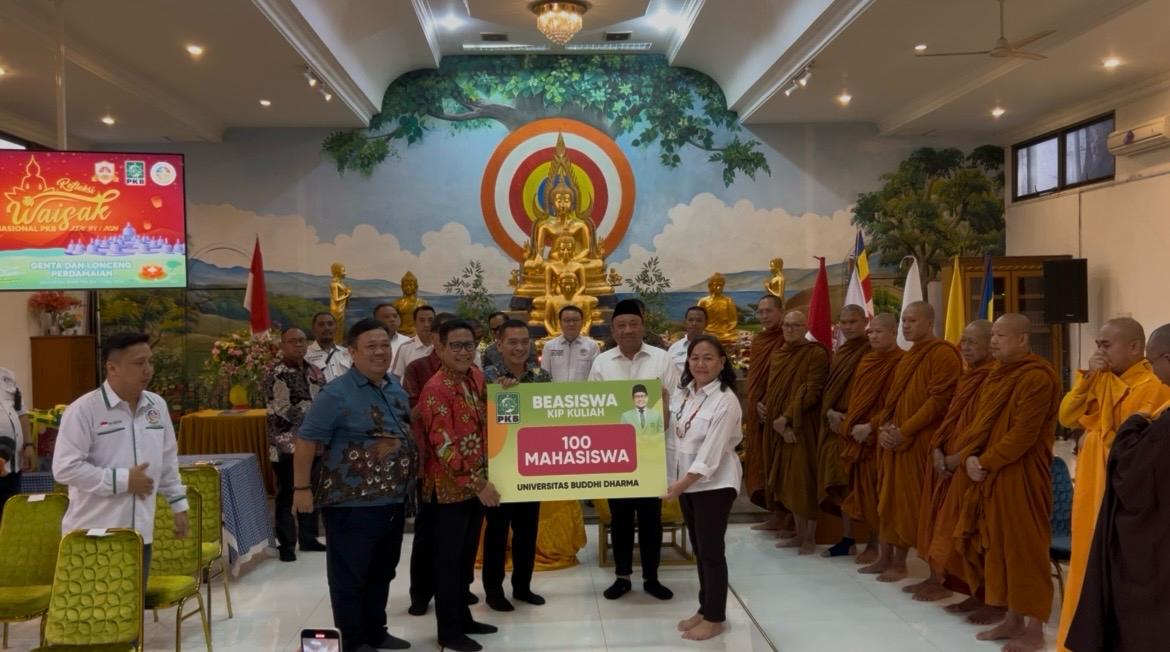 Refleksi Waisak Nasional, PKB Kunjungi Wihara Boen Tek Bio