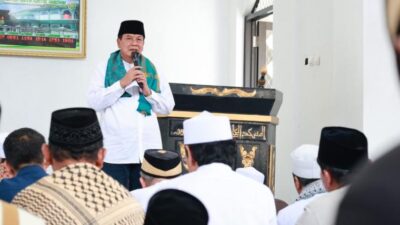 Bupati Tangerang memuji gotong royong warga Kampung Besar dalam pembangunan Masjid Baitul Makmur Teluknaga.