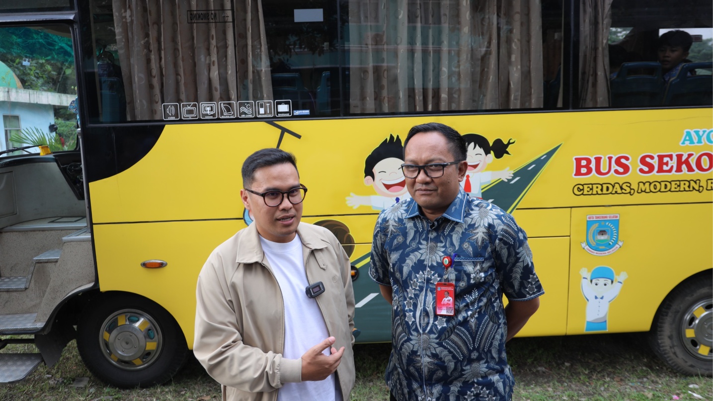Pilar Saga Ichsan menyebut bus sekolah gratis menjadi solusi transportasi aman dan terjangkau bagi pelajar di Tangsel.
