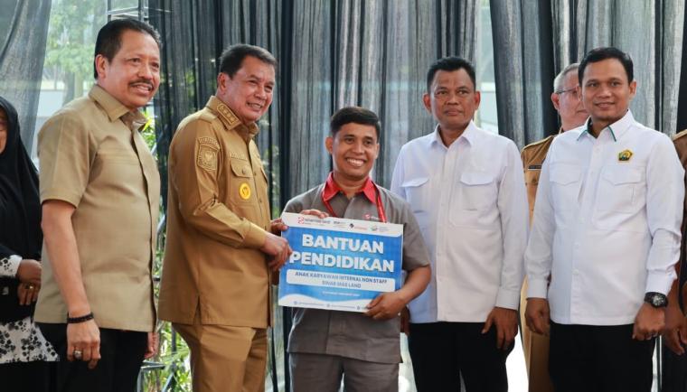 Sinarmas Land dan Pemkab Tangerang memperkuat kolaborasi melalui Program BERHATI untuk mencetak generasi peduli lingkungan dan inovatif.