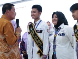 Bupati Tangerang Terbitkan Edaran Ayah Antar Anak di Hari Pertama Sekolah
